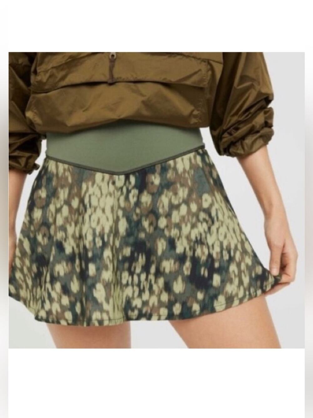 Offline by Aerie Real Me Printed Tennis Skirt/Skort Green Size Small
